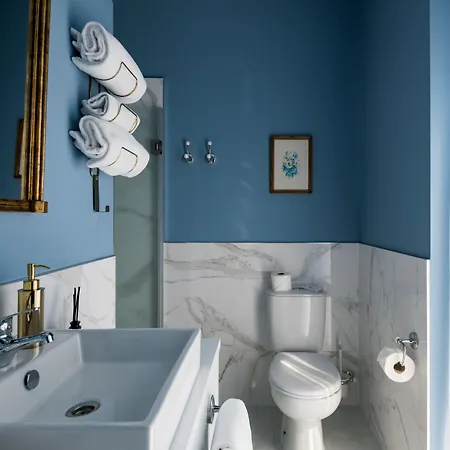 Camelia Boutique House *