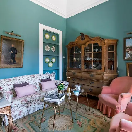Camelia Boutique House *