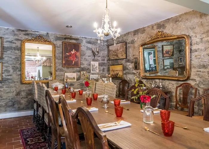 Camelia Boutique House